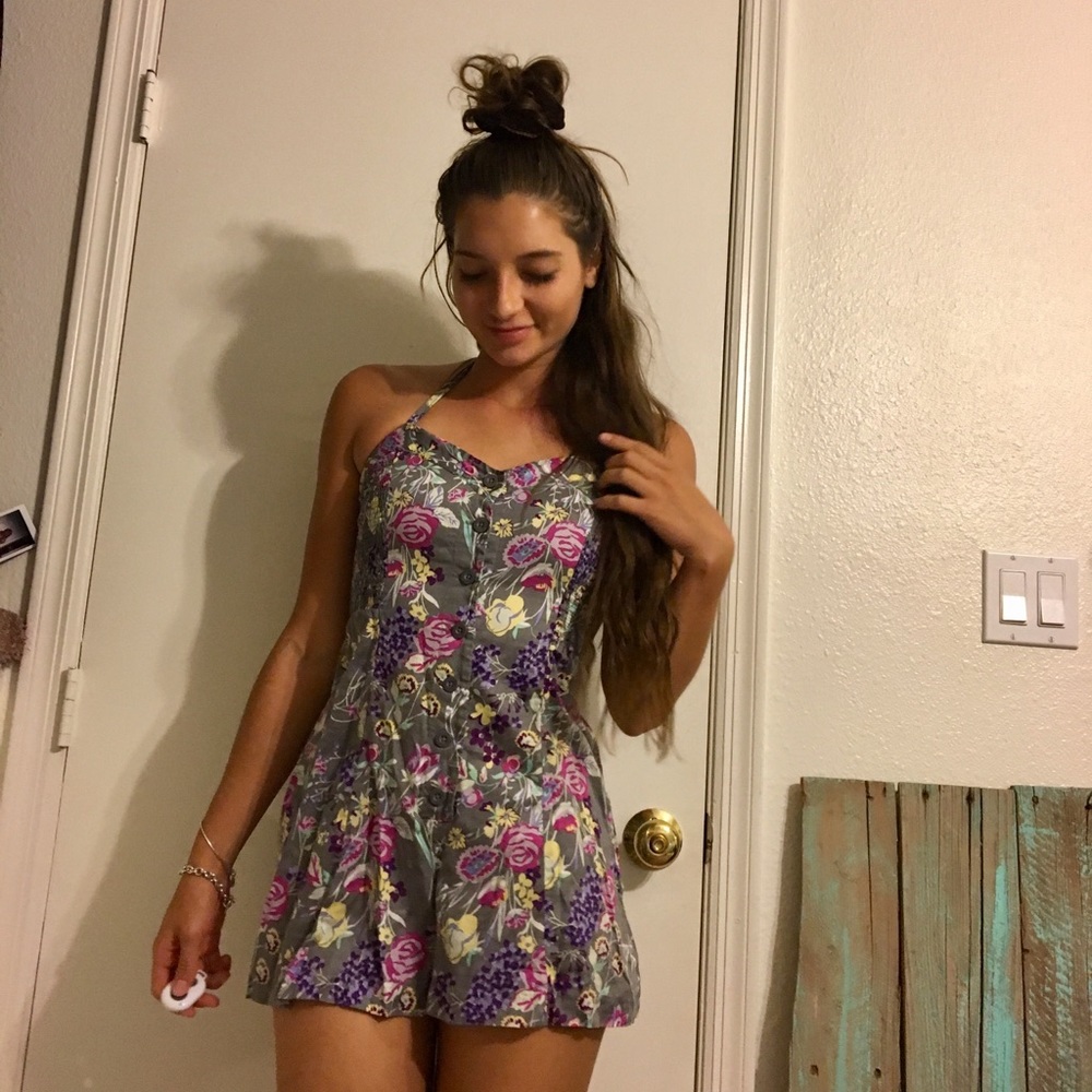 Charlotte Russe Floral Romper Cross Back Sz S